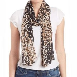 CALVIN KLEIN WOMEN'S LEOPARD PRINT SCARF